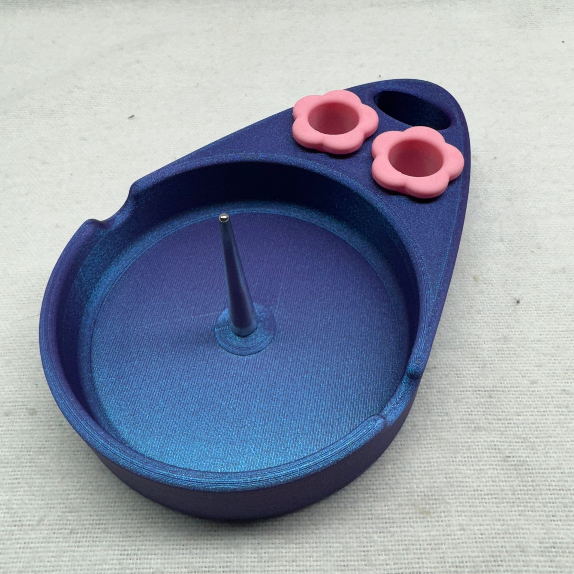 Debowler Ashtray with with holder for glass and lighter.